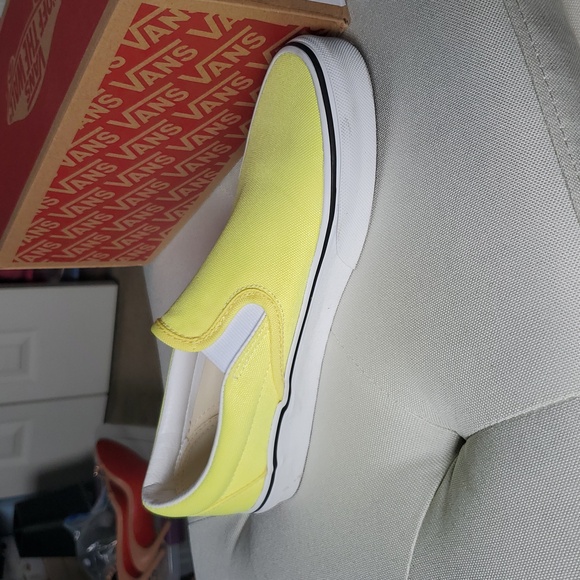 Vans Bright Neon Yellow Canvas Slip-Ons 7.5 Womens WORN ONCE - Picture 1 of 6